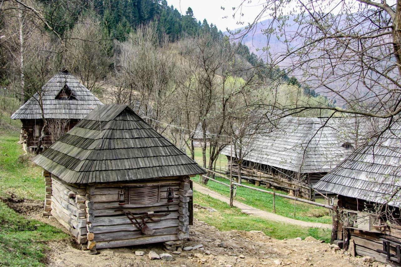 Коло Гір Ξενοδοχείο Kolochava Εξωτερικό φωτογραφία